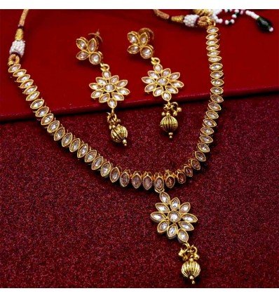 Glittering Premium Antique Kundan Stone Necklace Set